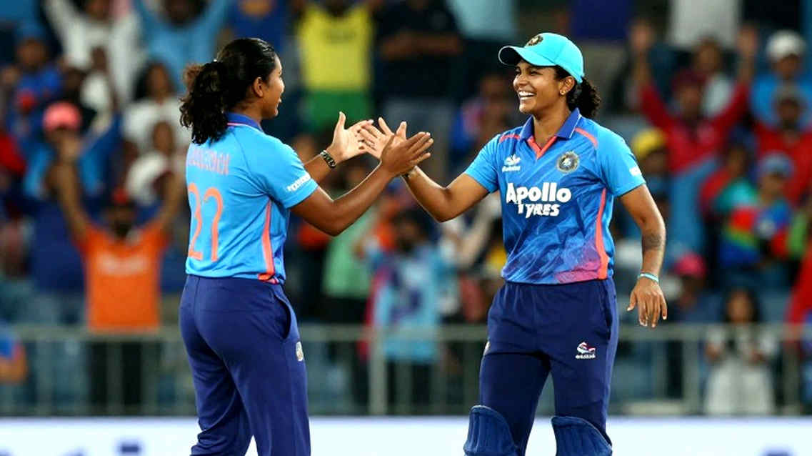 SA20 ২০২৭ নিলাম: ৪২ মিলিয়ন র্যান্ডের পার্স, ৩০ জনের অভিজাত স্তর আর কোটা-বাজারের আসল অঙ্ক SA20 ২০২৭ নিলাম: ৪২ মিলিয়ন র্যান্ডের পার্স, ৩০ জনের অভিজাত স্তর আর কোটা-বাজারের আসল অঙ্ক