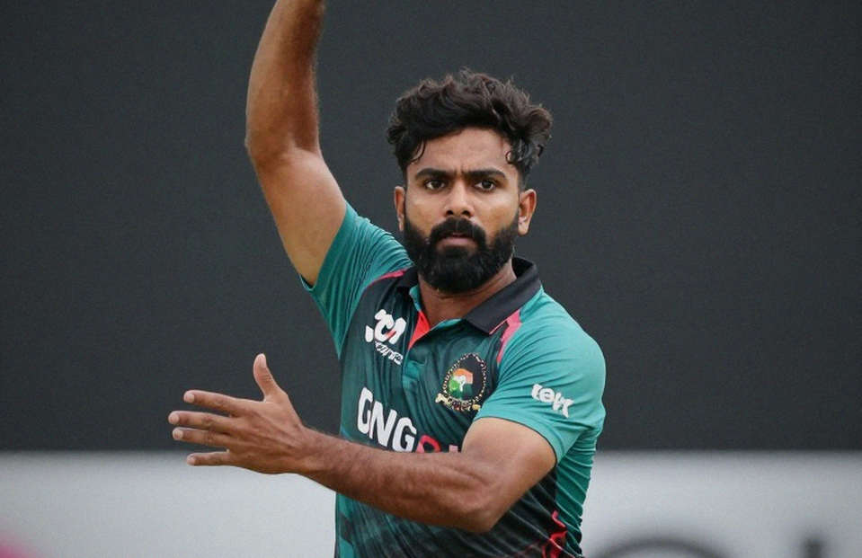 সীমানার দড়ি আর বিজ্ঞাপনের বোর্ডের ফাঁকে: ওয়েদারাল্ডের কনকাশন শেফিল্ড শিল্ডে যে বড় প্রশ্নটা রেখে গেল সীমানার দড়ি আর বিজ্ঞাপনের বোর্ডের ফাঁকে: ওয়েদারাল্ডের কনকাশন শেফিল্ড শিল্ডে যে বড় প্রশ্নটা রেখে গেল