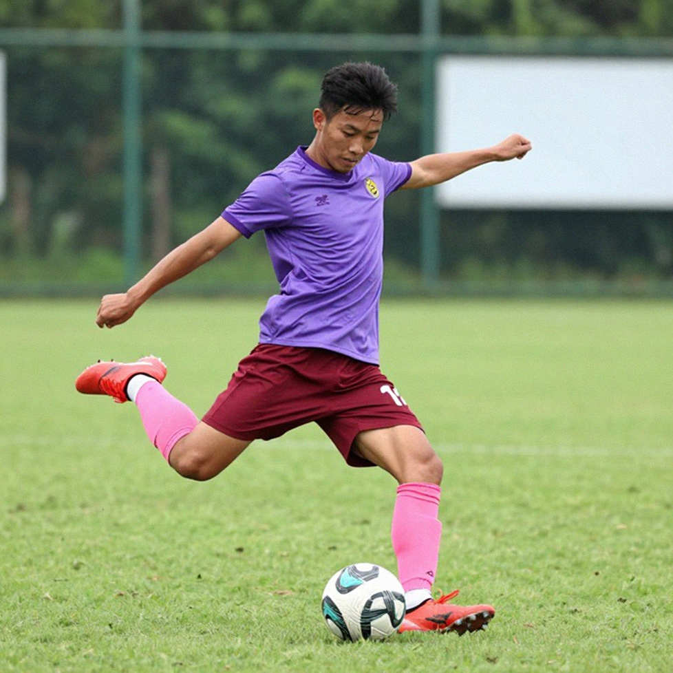 Digging Beneath Chanathip's Praise: Two Models Collide in the Jakarta Final Digging Beneath Chanathip's Praise: Two Models Collide in the Jakarta Final
