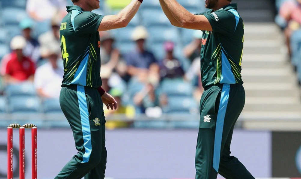 The Abu Dhabi Ledger: Bangladesh All Out for 346, and the Twelve Runs Missing From the Row The Abu Dhabi Ledger: Bangladesh All Out for 346, and the Twelve Runs Missing From the Row