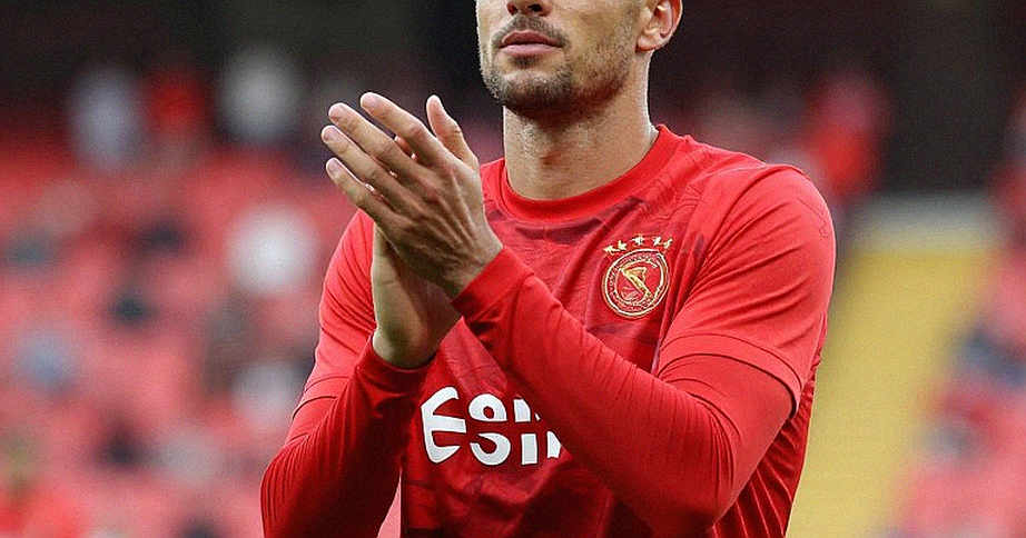 Reading the Empty Frame: The Discipline of Data Deficiency in Football Analysis Reading the Empty Frame: The Discipline of Data Deficiency in Football Analysis