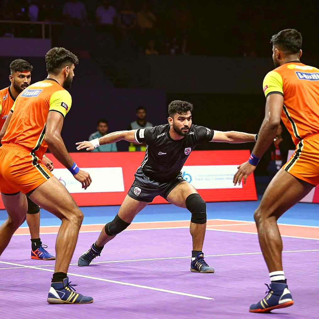 পাওয়ান শেখাওয়াতকে শুরুতে না রাখার বিষয়টি: কাবাডি মাঠে বায়োমেকানিক্স ও মর্যাদার নীরব কাহিনি